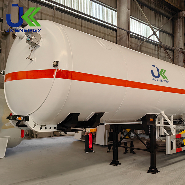 Semi-remorque de transport d'oxygène liquide cryogénique de 28 m3 Citernes cryogéniques