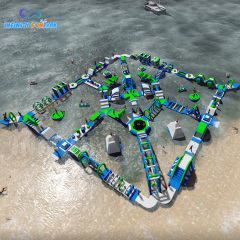 Parque acuático inflable flotante con capacidad para 150 personas en el agua para juegos