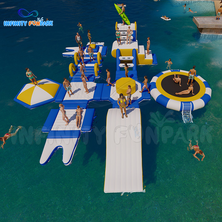Parque acuático flotante en una isla gratis para un negocio rentable de atracciones