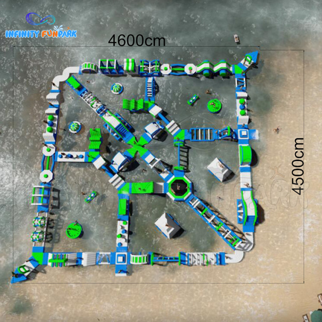 Parque acuático inflable flotante con capacidad para 150 personas en el agua para juegos