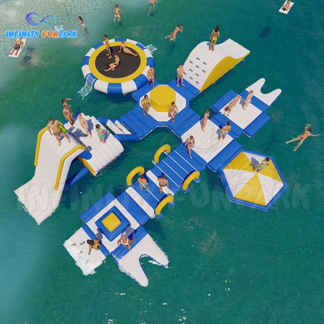Parque acuático flotante en una isla gratis para un negocio rentable de atracciones