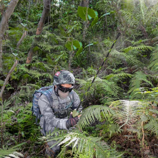 Bingfu Dual Band VHF UHF 136-520MHz 31.3 inch Foldable Camouflage CS Tactical SMA Female Ham Radio Antenna for BaoFeng UV-5R UV-82 BF-F8HP  Wouxun HYT Handheld Two Way Radio Walkie Talkie