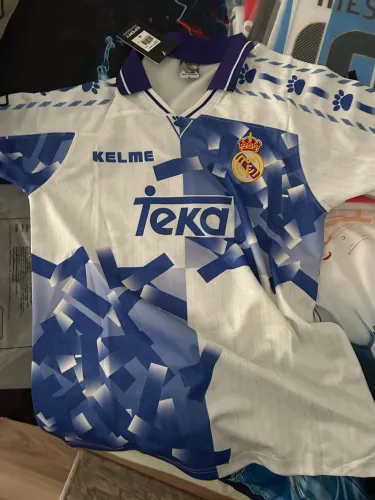 Real Madrid 1996/1997 Third Retro Jersey