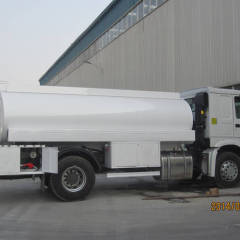 WATER TANK TRUCK