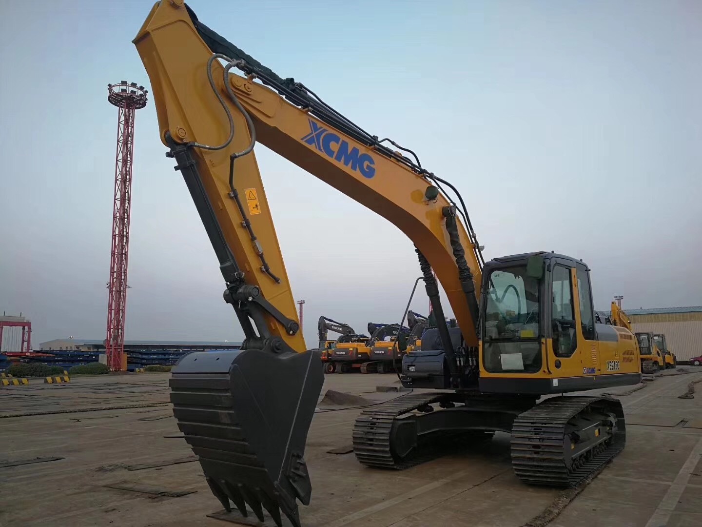 XCMG EXCAVATOR XE215C