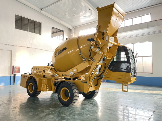 XCMG SELF LOADING MIXER SLM2600S