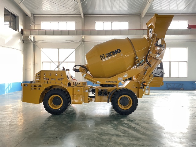 XCMG SELF LOADING MIXER SLM2600S