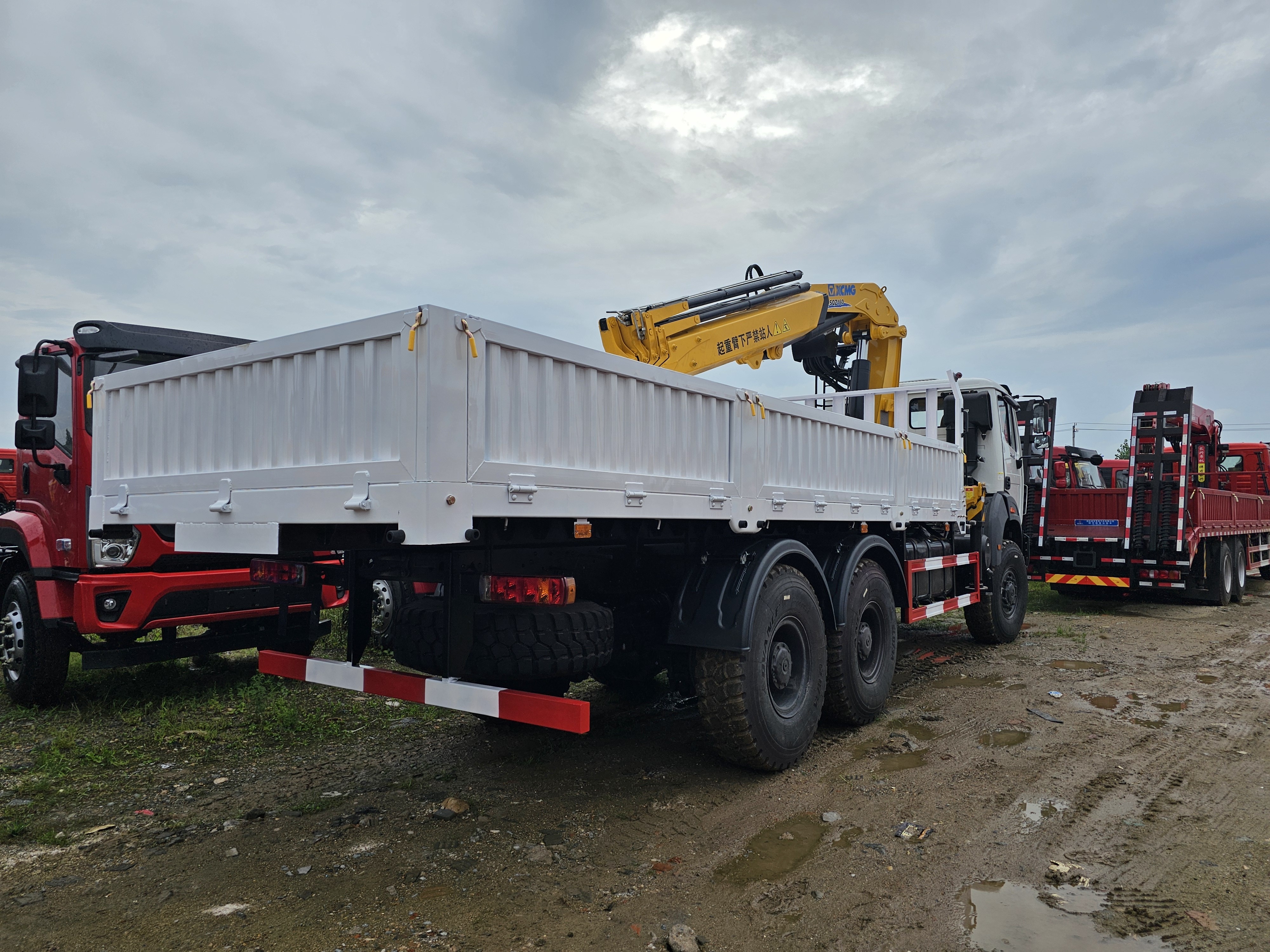 BEIBEN 6*6 TRUCK MOUNTED CRANE