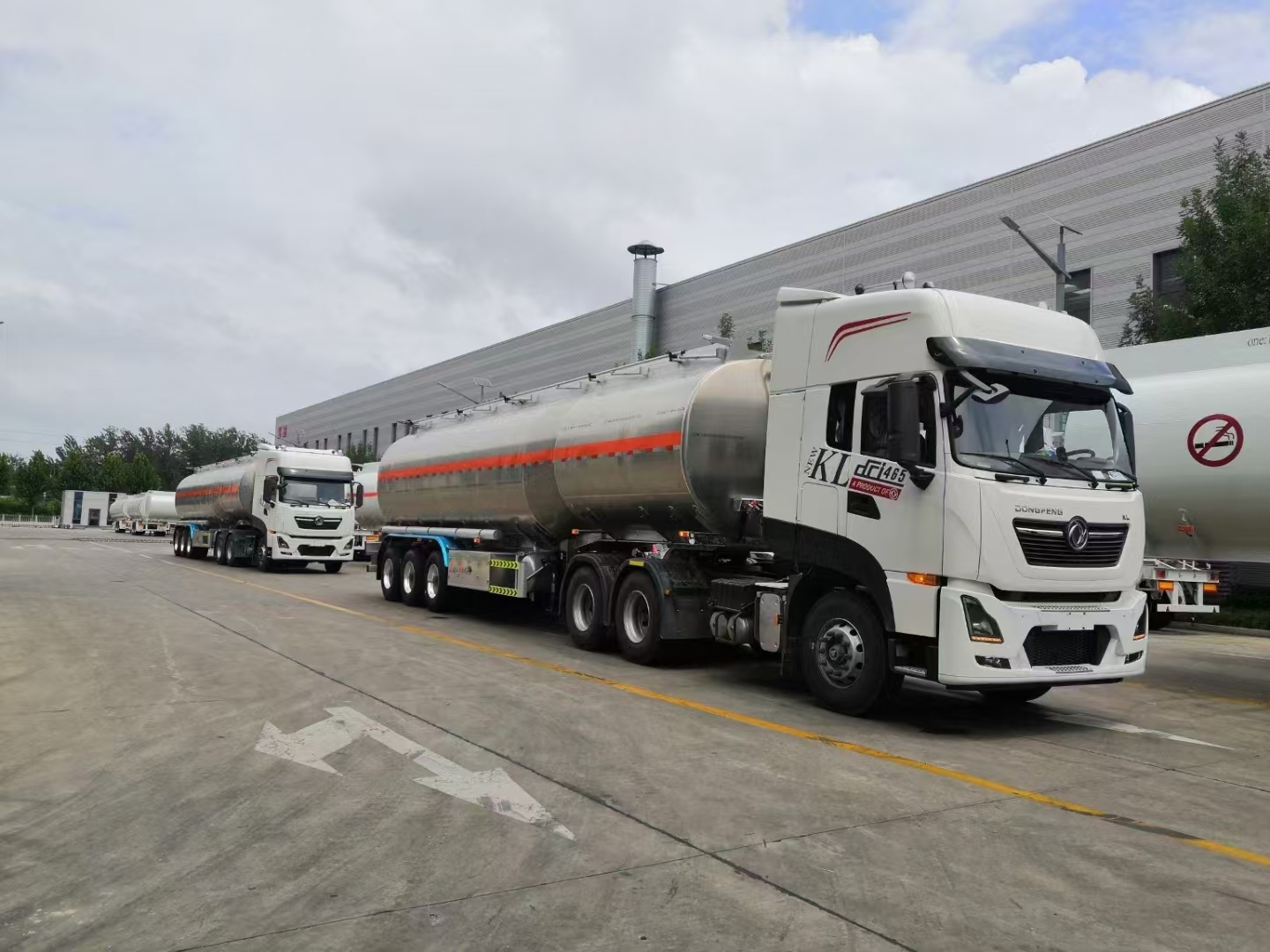 STAINLESSS FUEL TANK TRAILER 40000L