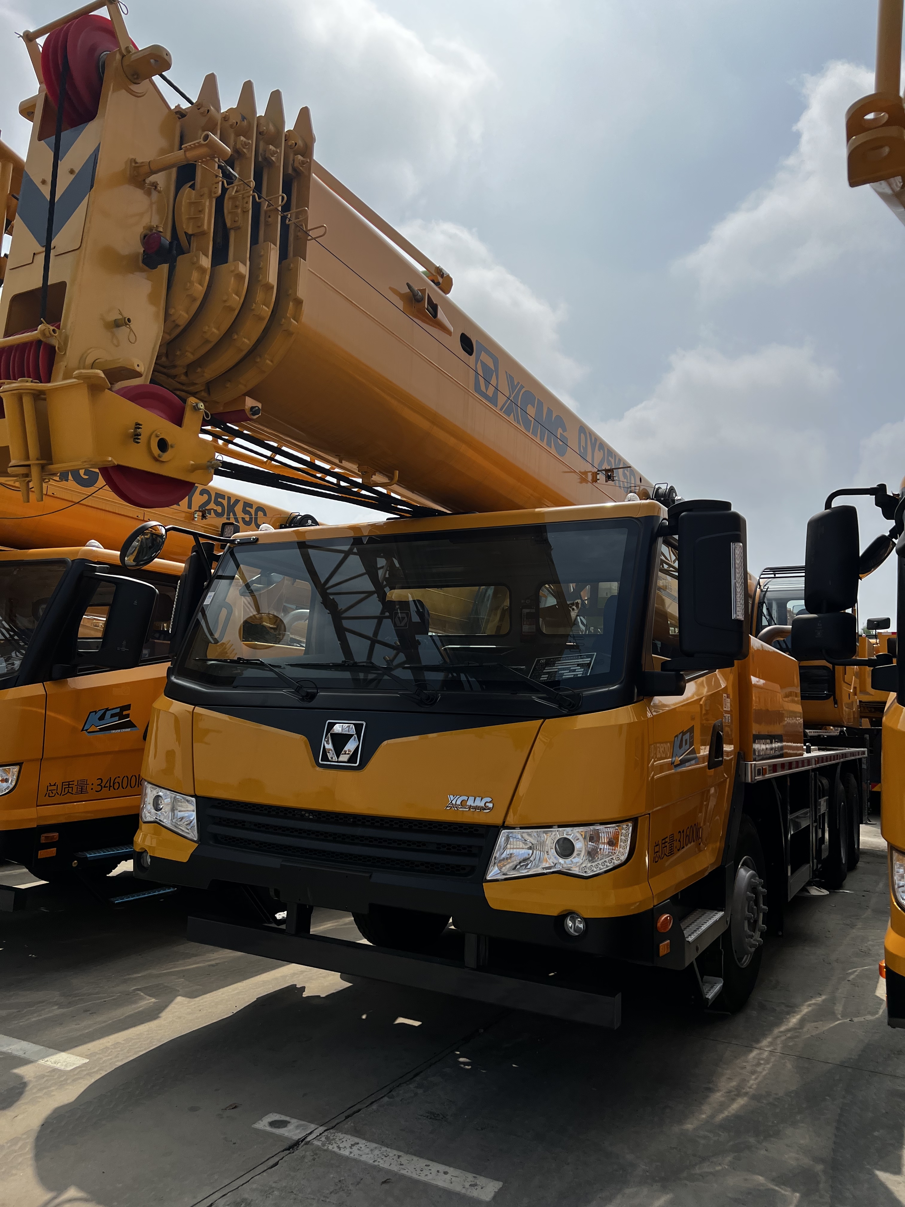 XCMG TRUCK CRANE QY25K5D