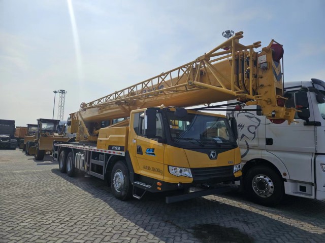 XCMG TRUCK CRANE QY25K5D