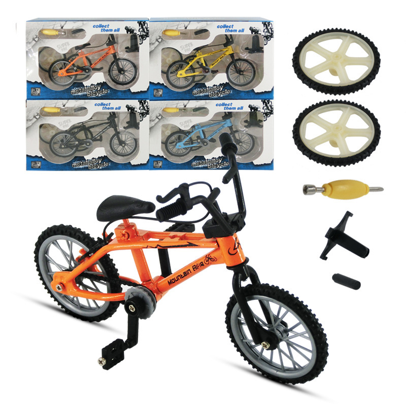 Mini Alloy Finger Bicycle Retro Double-Bar Bike Model 1:24 DIY Assemble Toy with Spare Tire Desk Display Collectible