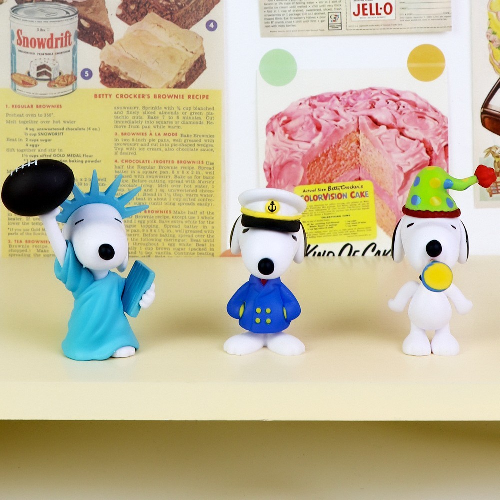 Snoopy Statue Figure Set 6 PCS Cartoon Collection Cute Character Model Toy Gift Decoration Fans