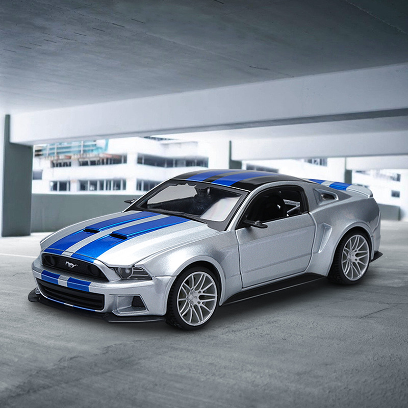 Ford Mustang 2014 2015 GT Diecast Car Model Collection Statue Premium Vehicle Scale Model Toy Fans Collectors Decoration