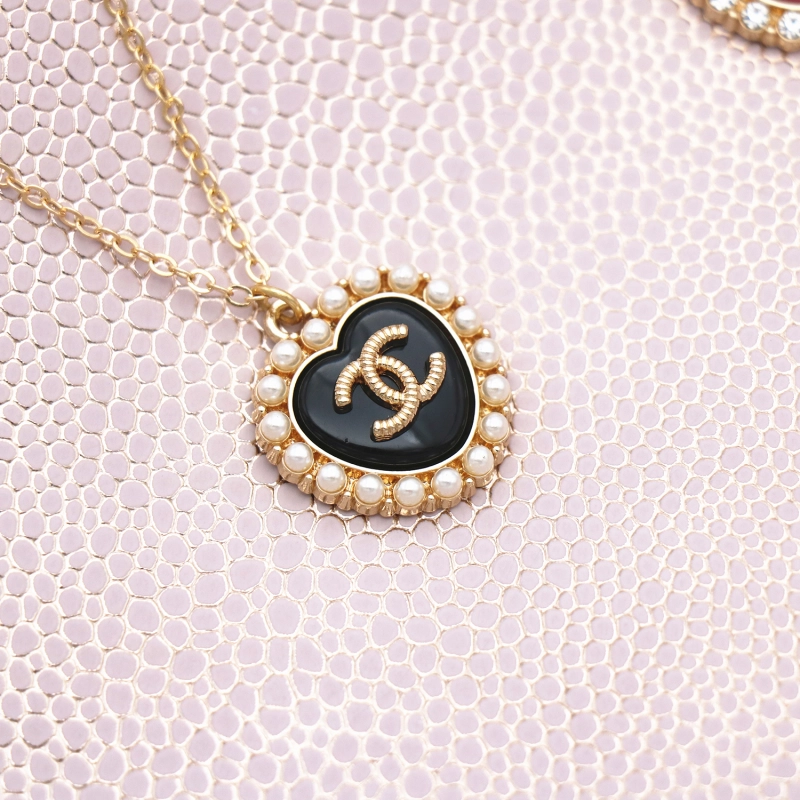 Veritable vintage Chanel buttons, designer button,Chanel Pendant, CC Pendant