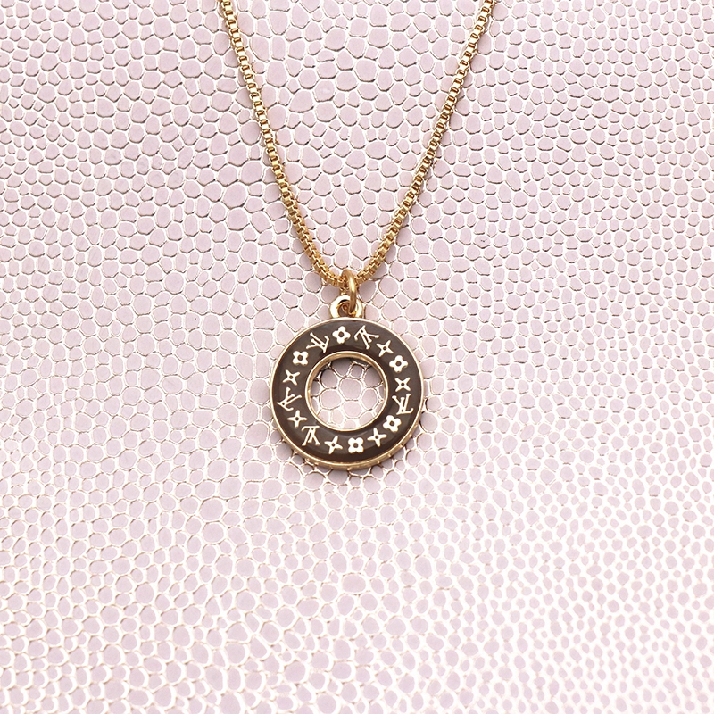 LV Gold Round necklace