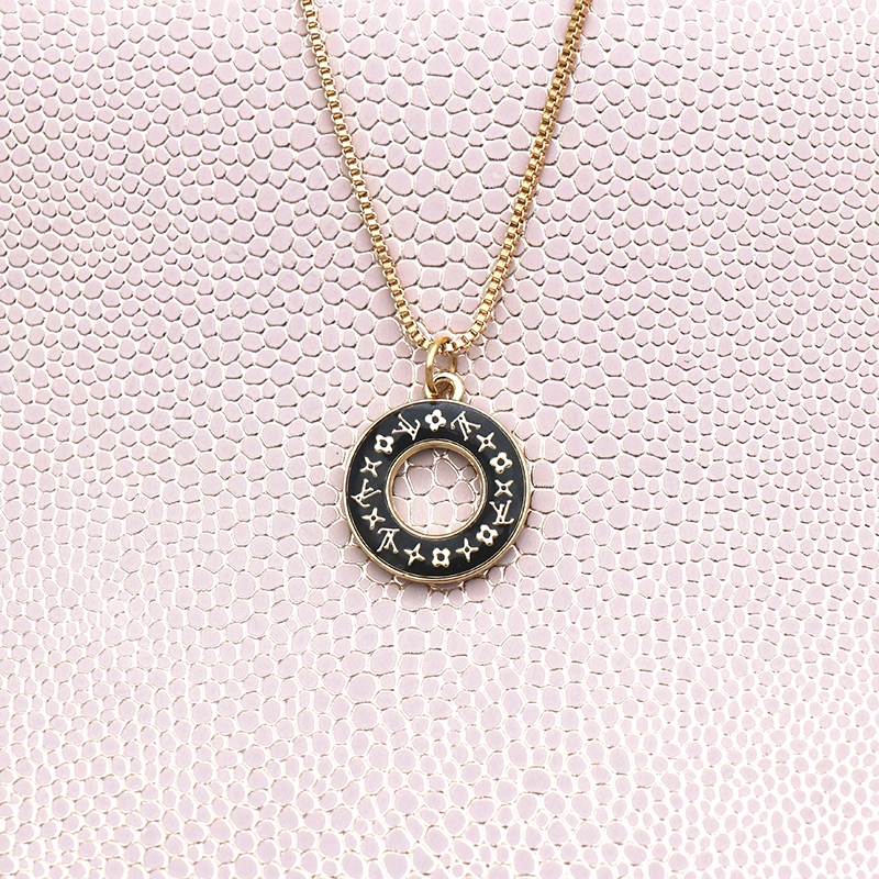 LV Gold Round necklace