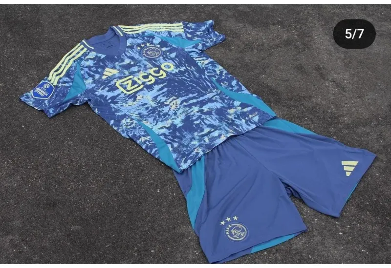 Adult + kids kit 24 25 Ajax soccer jersey HENDERSON BERGHUIS BROBBEY CRUYFF FORBS HLYNSSON 2024 Ajax soccer jersey football kits shirts men kids HENDERSON
