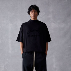 SS23 Black Core Collection Essentials S-Shirt
