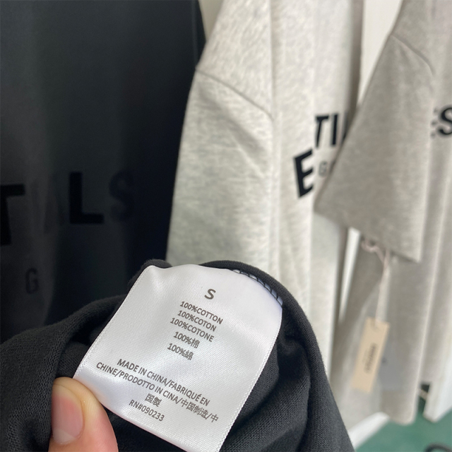 SS22 Essentials S-Shirt (Black Velvety Print)