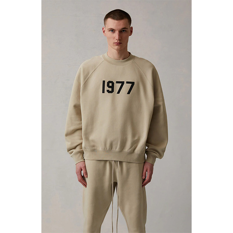 SS22 1977 collection Essentials Crewneck Sweatshirt (1977 Velvety Print)