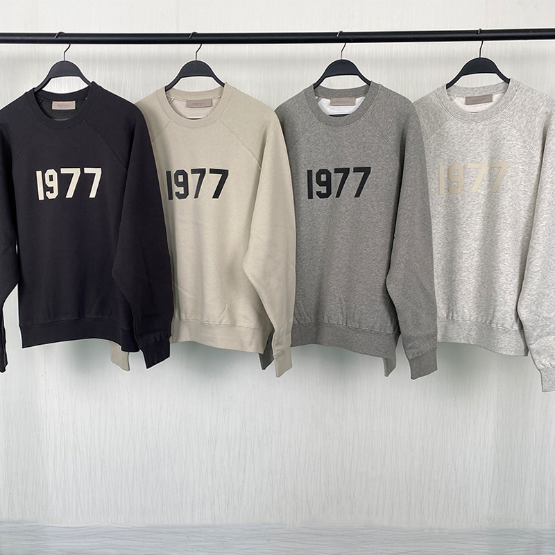SS22 1977 collection Essentials Crewneck Sweatshirt (1977 Velvety Print)