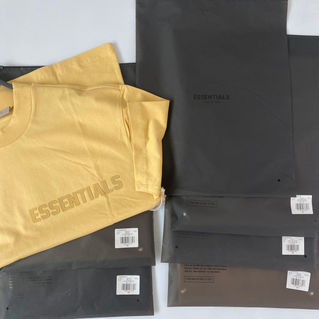 SS23 Essentials S-Shirt