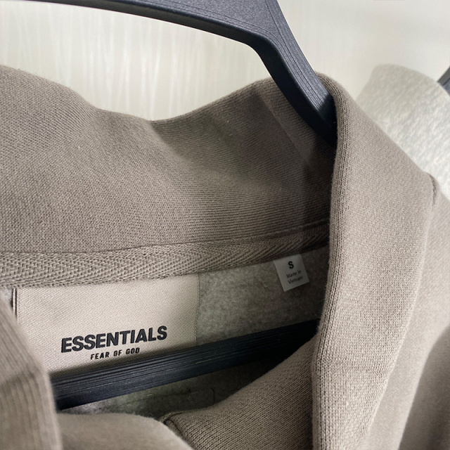 SS20 Essentials HalfZip