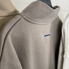 SS20 Essentials HalfZip