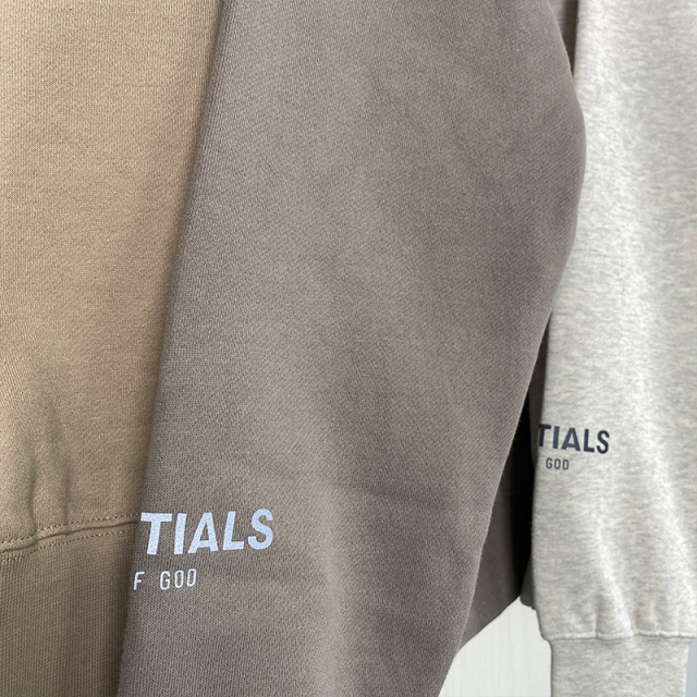 SS20 Essentials HalfZip