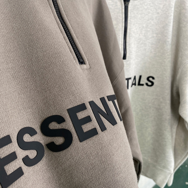 SS20 Essentials HalfZip