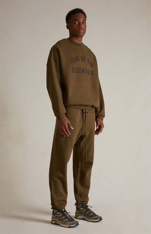 FW24 Essentials Crewneck Sweatshirt (480GSM Fleece)