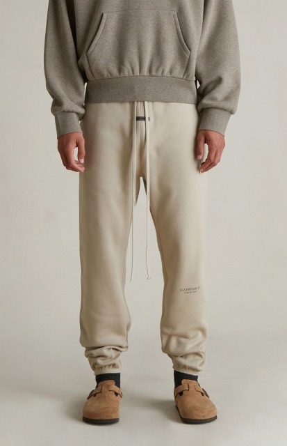 SP25 Essentials Sweatpants (Metallic Logo)