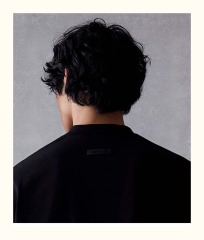 SS23 V-neck S-shirt Black Core Collection Essentials S-Shirt