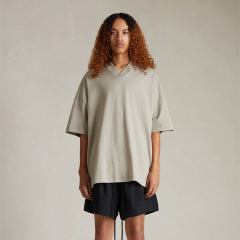 SS24 V-neck Essentials S-Shirt
