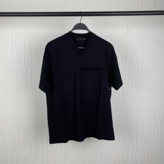 SS23 V-neck S-shirt Black Core Collection Essentials S-Shirt