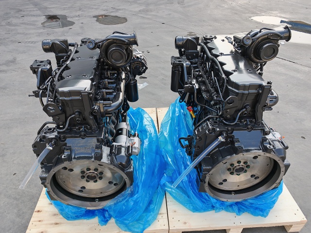 Cummins engine QSB6.7