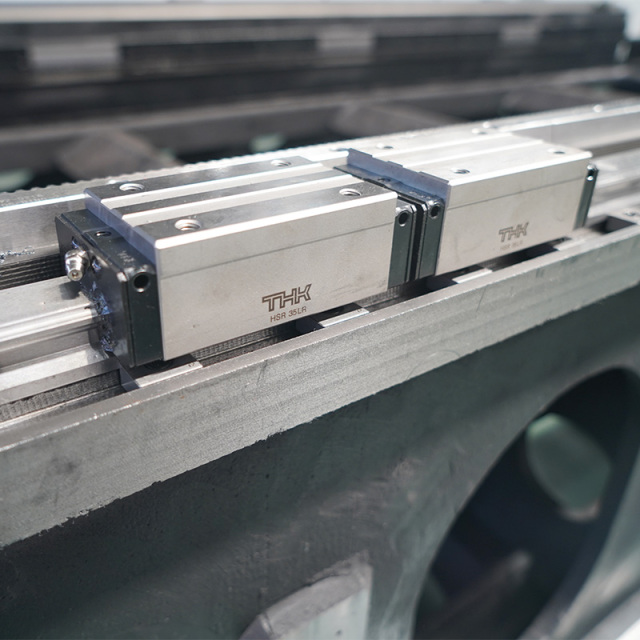 Laser cutting machine