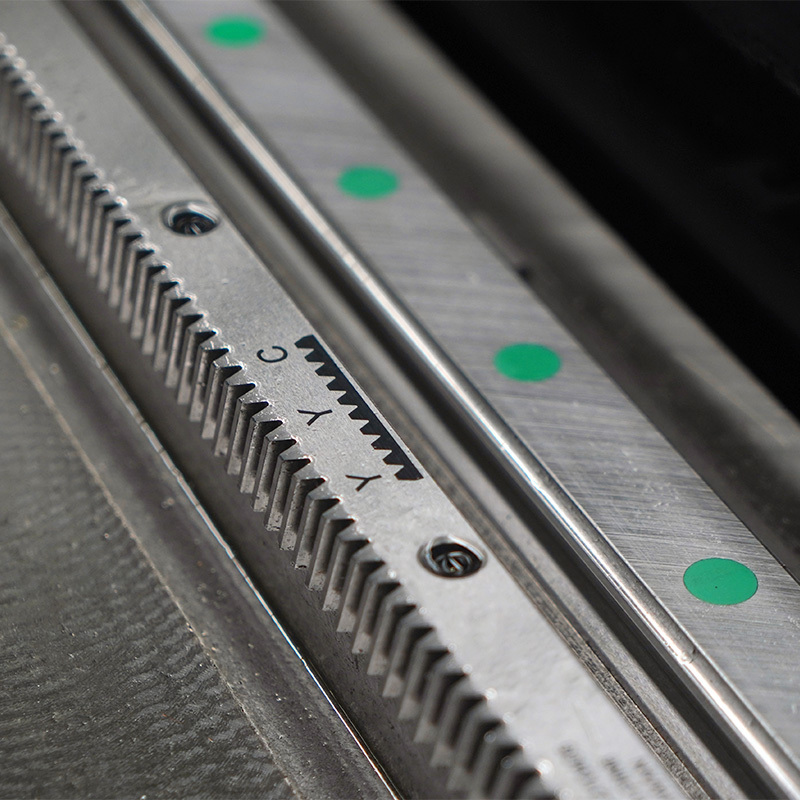 Laser cutting machine