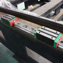 Laser cutting machine