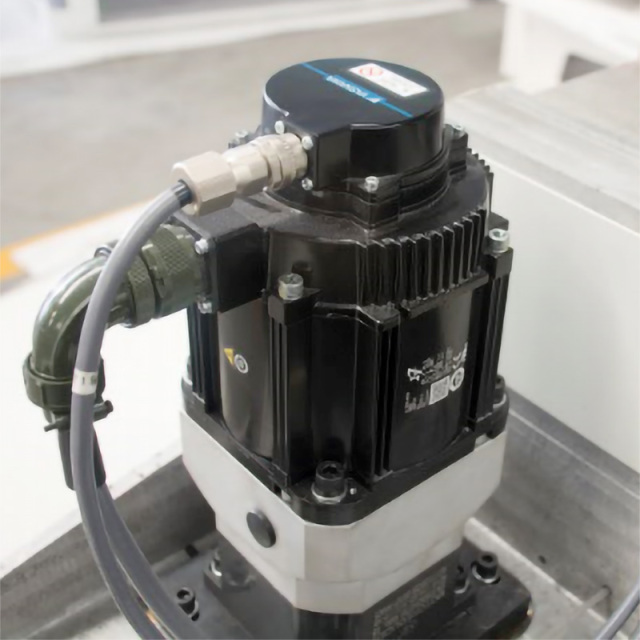 Laser cutting machine