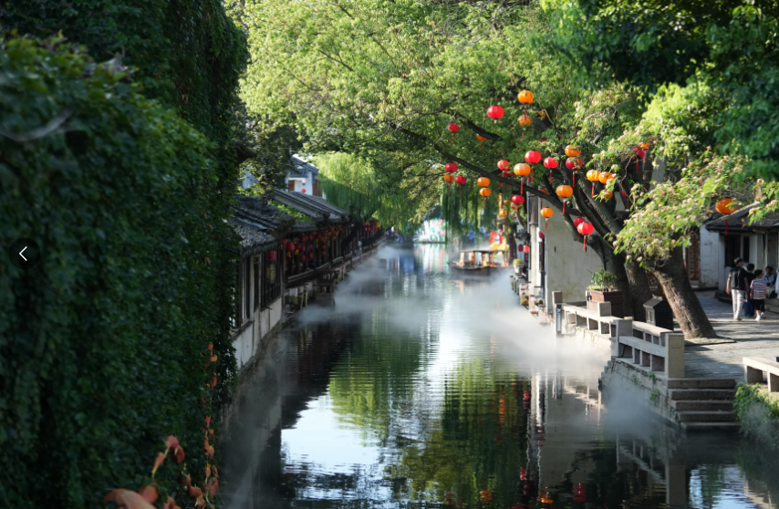 Fengfan colleagues enjoying a boat trip together in Zhouzhuang