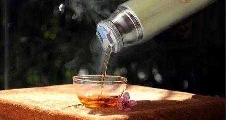 Using a thermos cup to brew tea