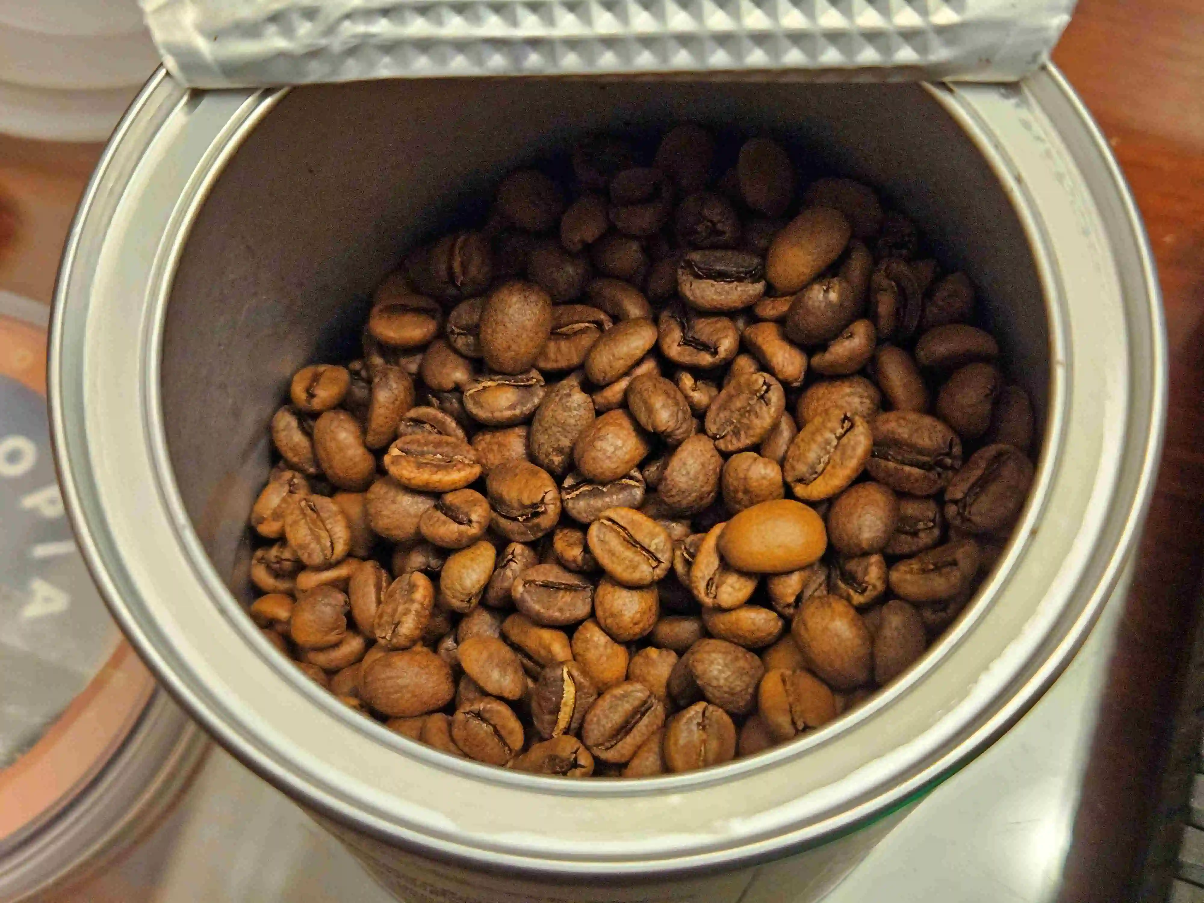 Arabica coffee in tin cans
