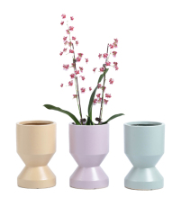 Ceramic plant pot with matte glaze