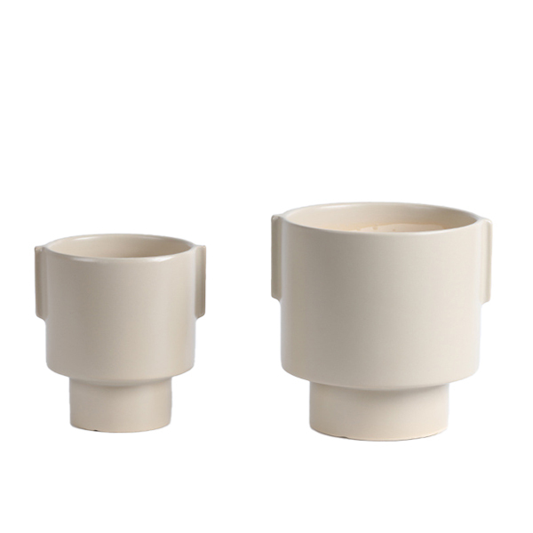 Ceramic plant pot with matte glaze