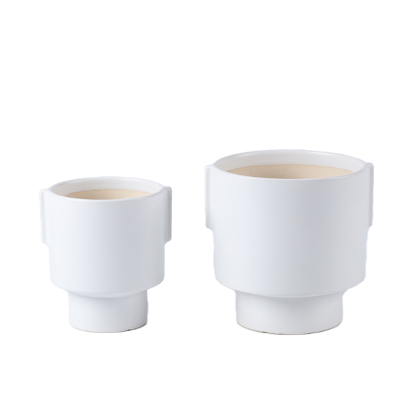 Ceramic plant pot with matte glaze