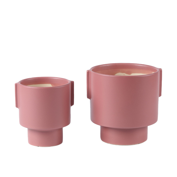 Ceramic plant pot with matte glaze