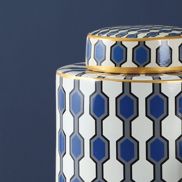 JLHX112 Geometric designed ceramic decoration Jar with lids in blue and white color