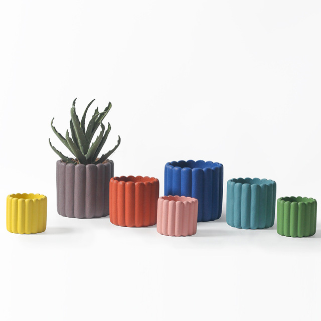 JYW012A Fluted cement pot with sands effect